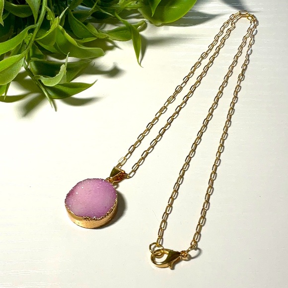 Lovely Druzy Quartz Pendant with Delicate Gold Tone Chain - Picture 3 of 4